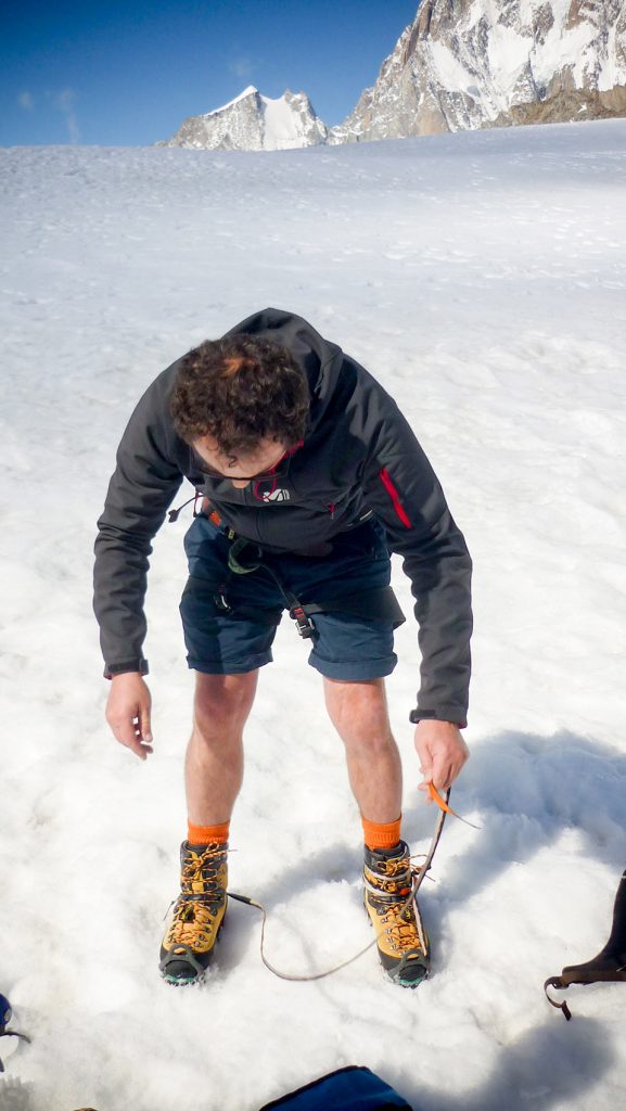 Comment mettre ses crampons d'alpinisme