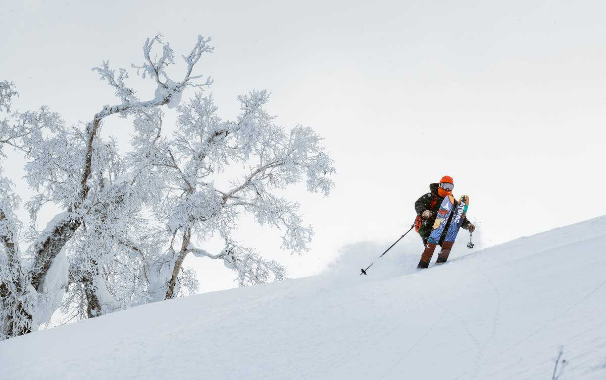 chris benchetler dans la poudreuse