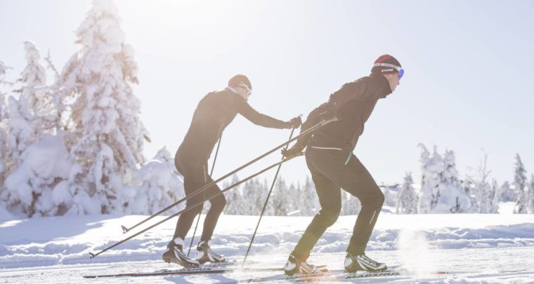 Comment choisir ses skis de fond skating ?