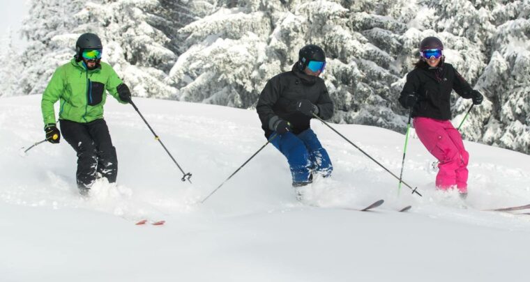 Protégez-vous avec les masques de ski, casques de ski et protections dorsales Cairn !