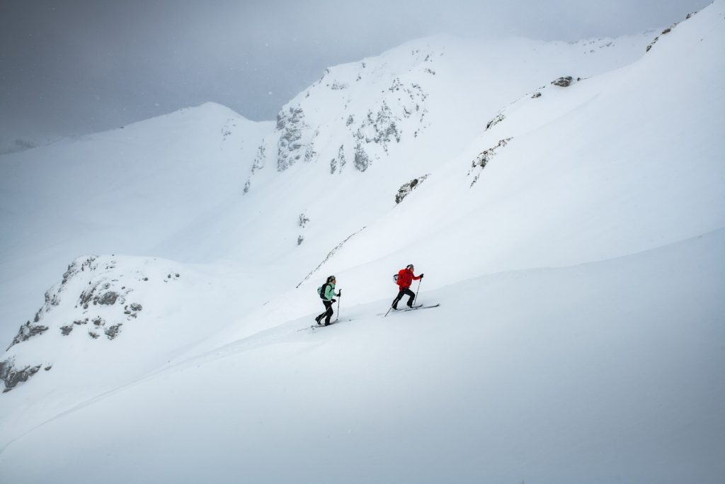 Loin des stations en ski de randonnée