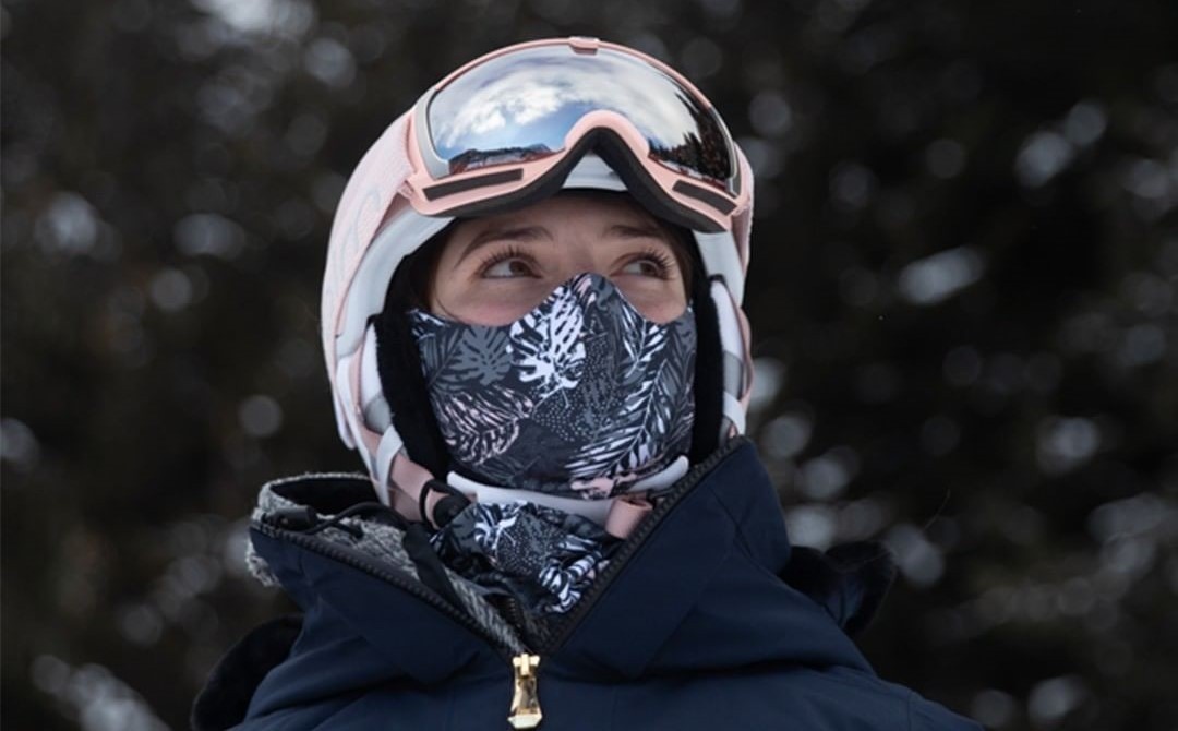 Tour de cou ski et masque anti-covid obligatoire
